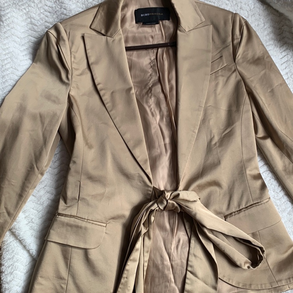 Gold Tan BCBGMAXAZRIA Silky Women’s Blazer || NOT USED